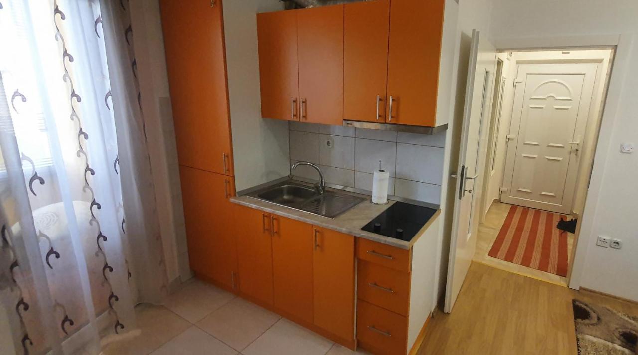 Stan Na Dan Prnjavor, Gajba U Centru Apartment Exterior photo